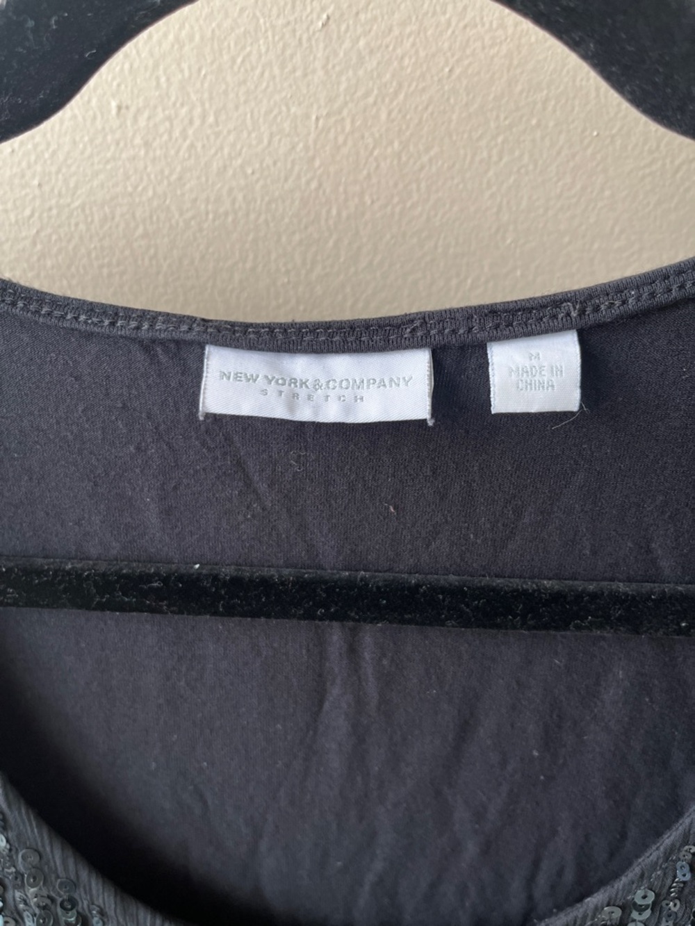 New York & Company Y2K Black Sequin Scoop Neck Sleeveless Blouse- Size Medium - Picture 2 of 7
